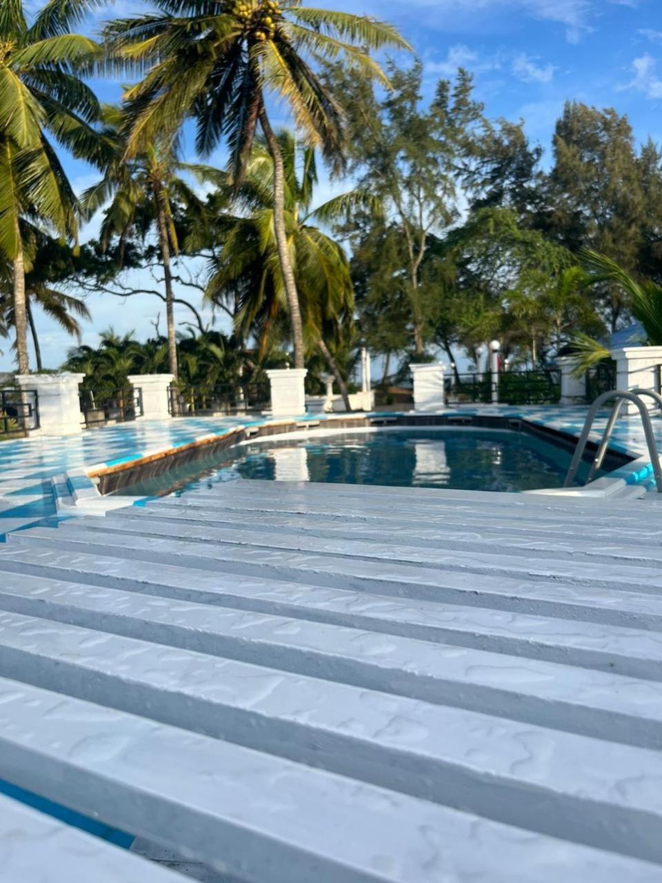 Ceylonta Beach Resort And Spa Hambantota Ngoại thất bức ảnh